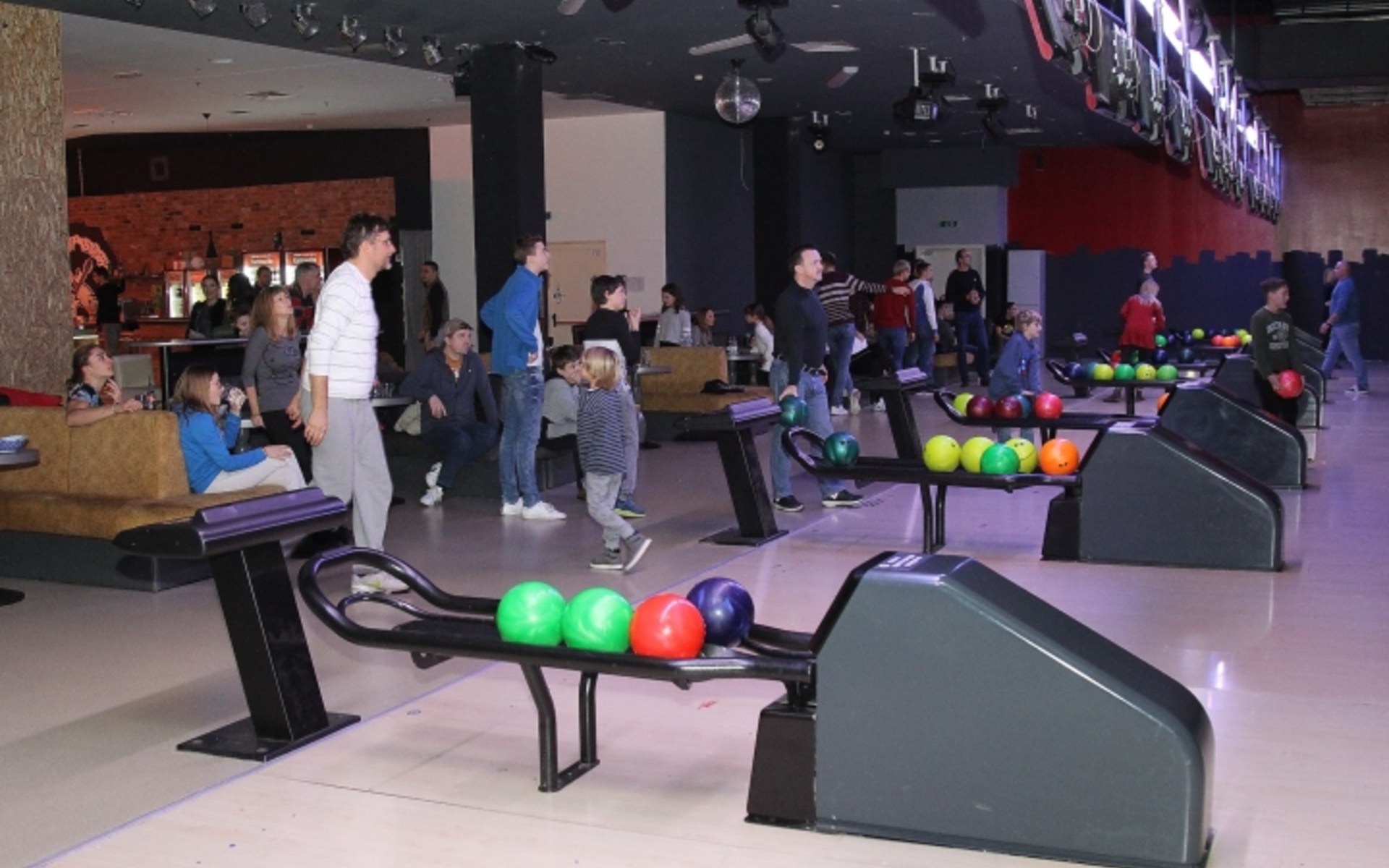 Otvorena ROCK'n'BOWL kuglana
